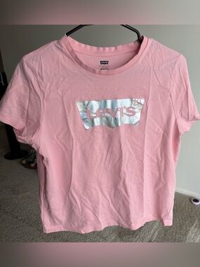 Levi’s T-shirt
